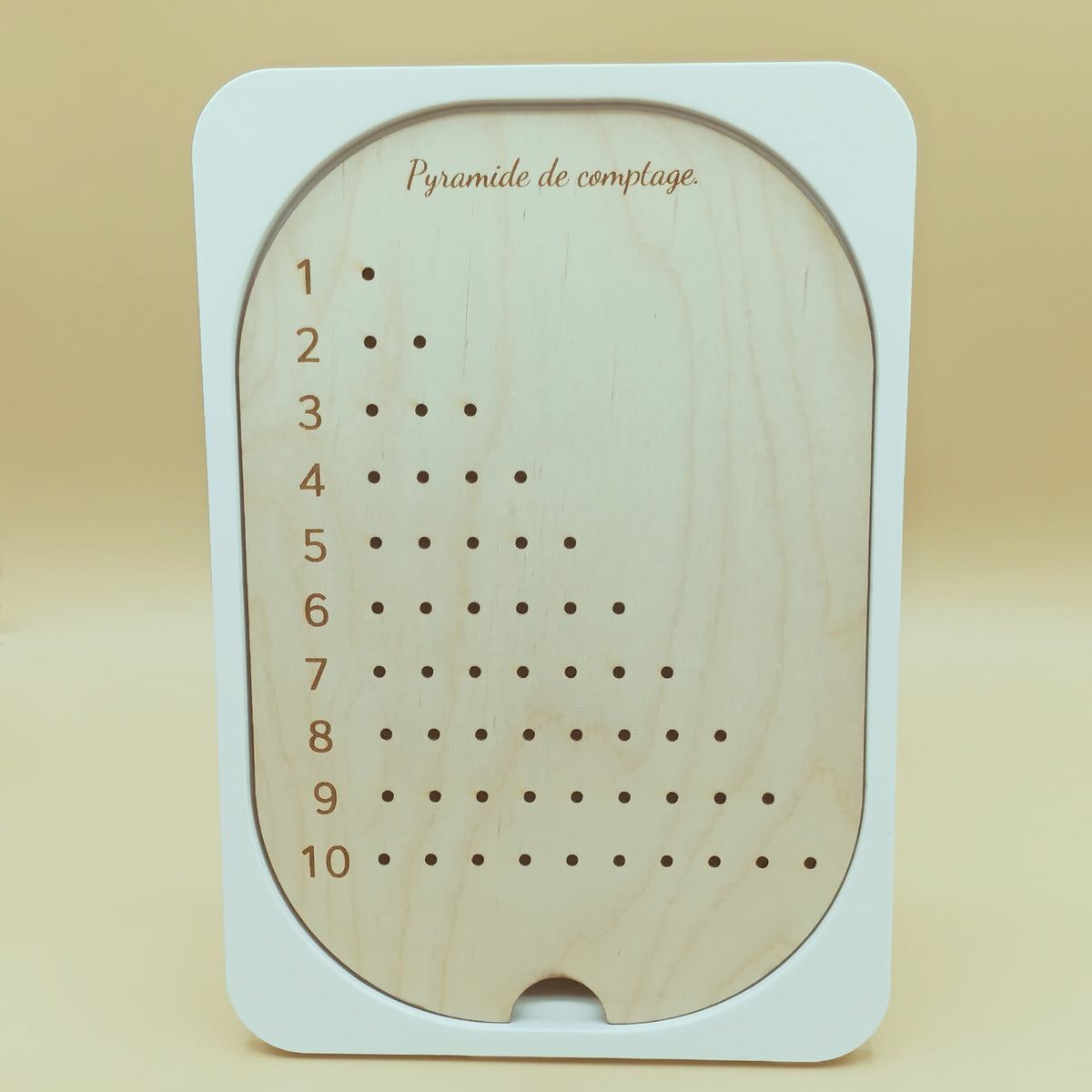 Utilisation de l’Insert Pyramide dans un environnement Montessori, fait main France