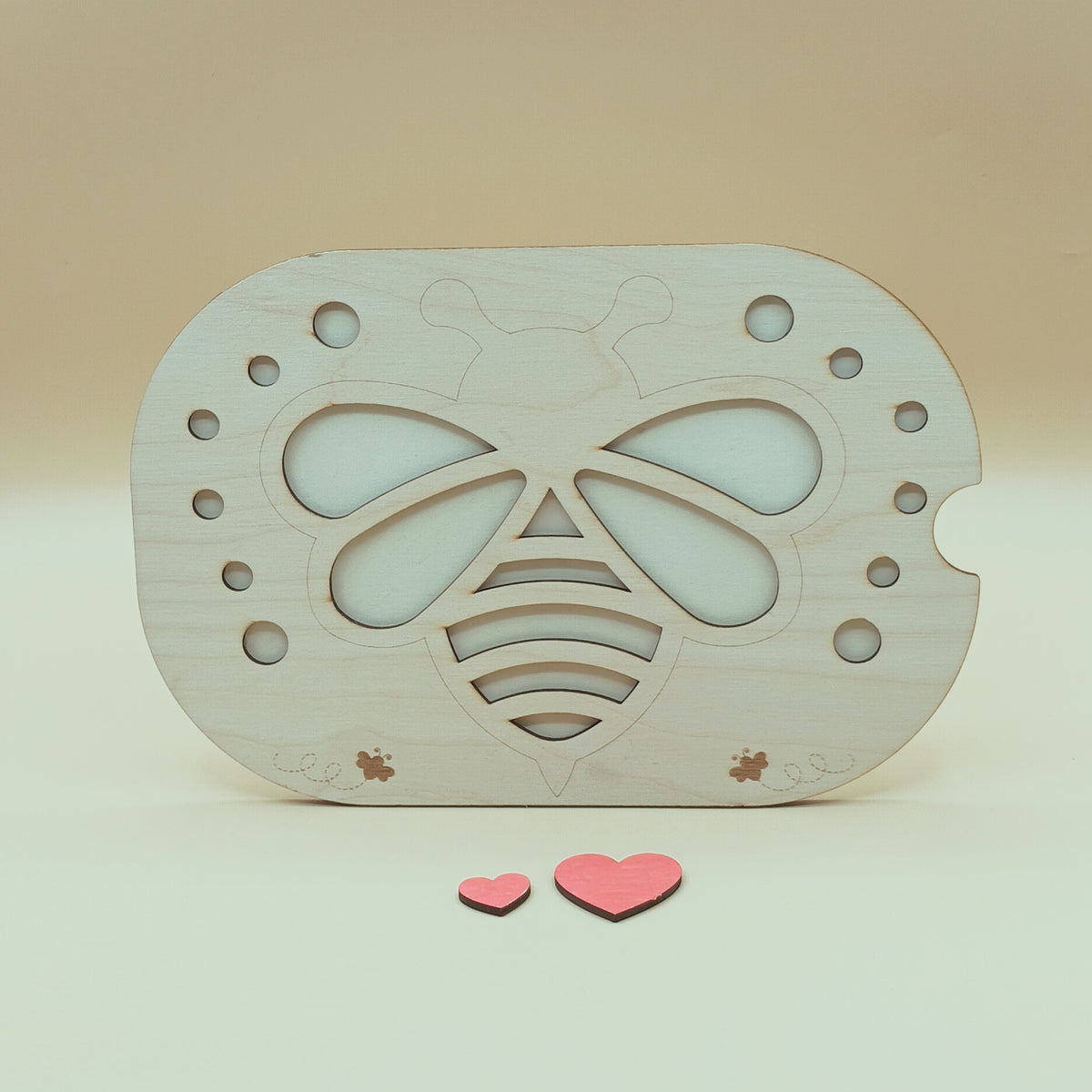 Insert abeille sensoriel inclusif artisanal.