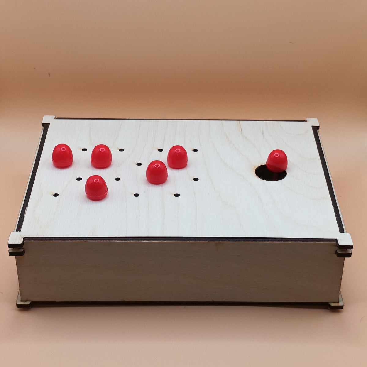 Détail de la Task Box Picots, jeu de motricité fine sensoriel.